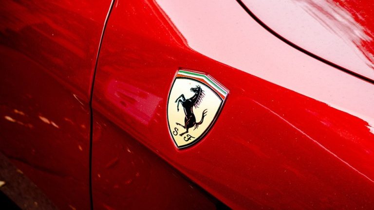 “Ferrari” Yaxın Şərqə tədarükü dayandırıb