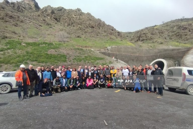 Səyyahlar Horadiz–Ağbənd avtomobil və dəmir yolu üzrə görülən işlərlə tanış olublar – FOTO