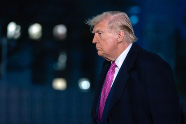 Tramp: Hörmüz boğazı özü açılacaq, İran artıq məğlub edilib