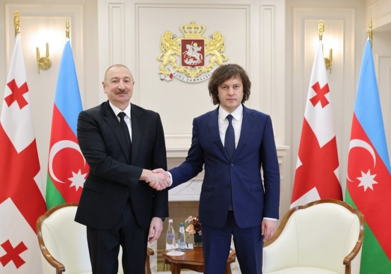 Prezident İlham Əliyevin İrakli Kobaxidze ilə təkbətək görüşü olub