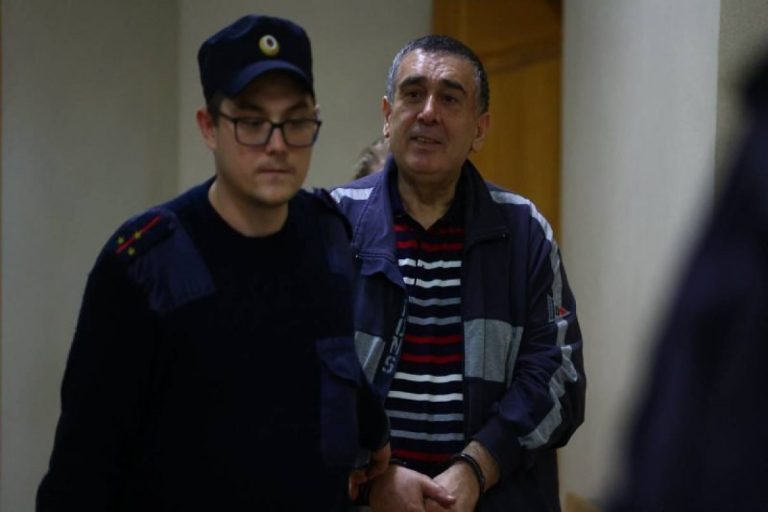 Prokuror Şahin Şıxlinski və oğluna 9 il həbs cəzası istəyib