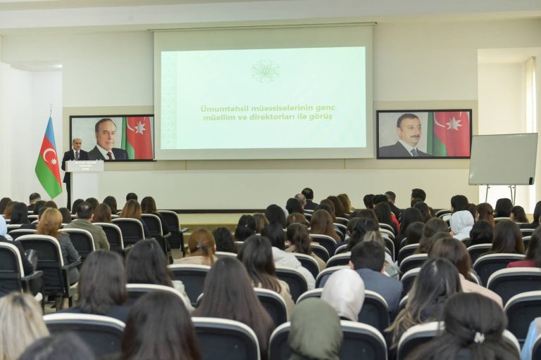 Elm və təhsil nazirinin müavini Qubada pedoqoji heyətlə görüşüb