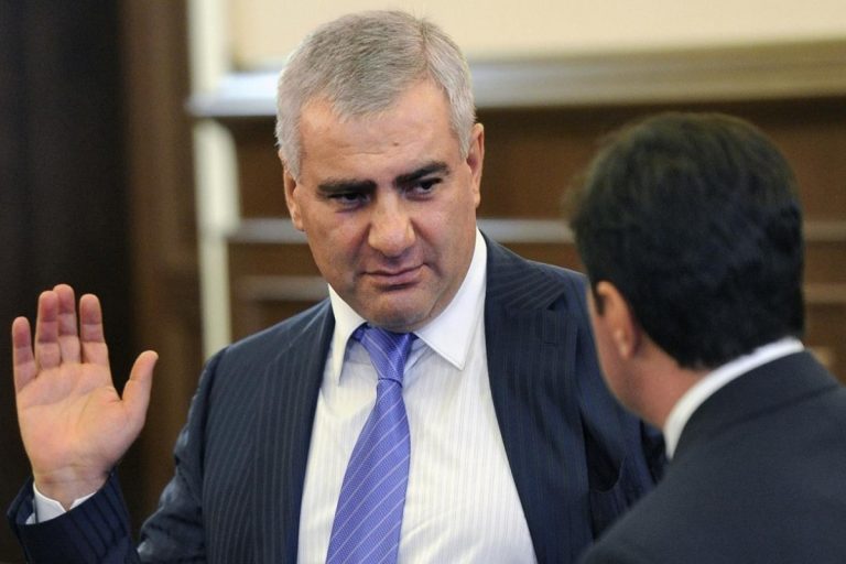 Ermənistanda Samvel Karapetyanın partiyasının 14 üzvü rüşvətə görə saxlanılıb