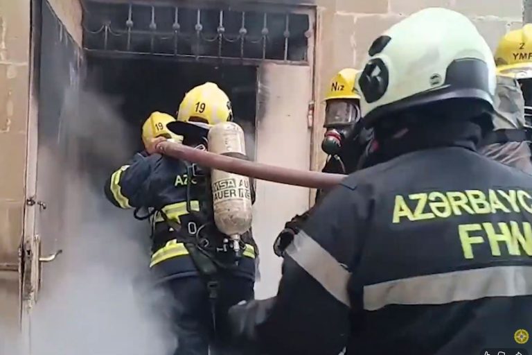 Bakıda internat məktəbinin yataqxanasında yanğın baş verib – VİDEO – YENİLƏNİB