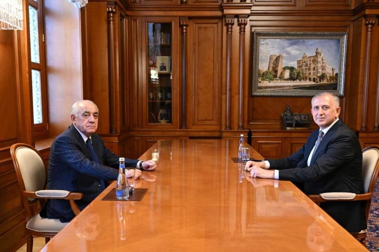 Baş nazir səlahiyyət müddəti başa çatan Gürcüstan səfiri ilə görüşüb