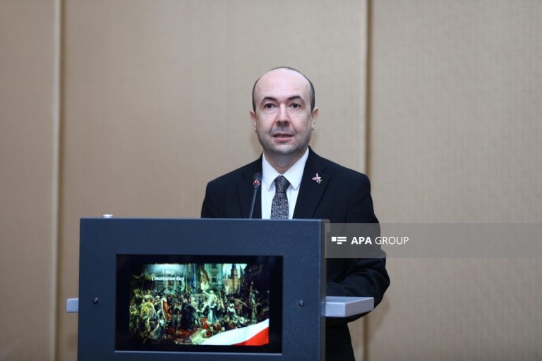 XİN rəhbərinin müavini Nyu-York şəhərində səfərdə olub
