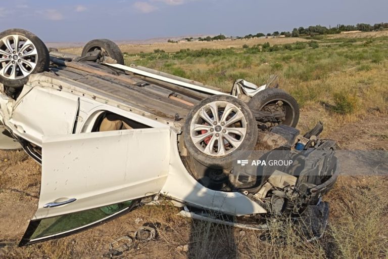 Kəngərlidə minik avtomobili aşıb, yeniyetmə ölüb, xəsarət alanlar var – FOTO