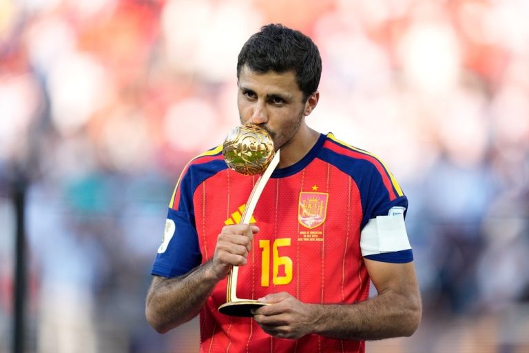 Rodri dünya çempionatının ən yaxşı futbolçusu seçilib