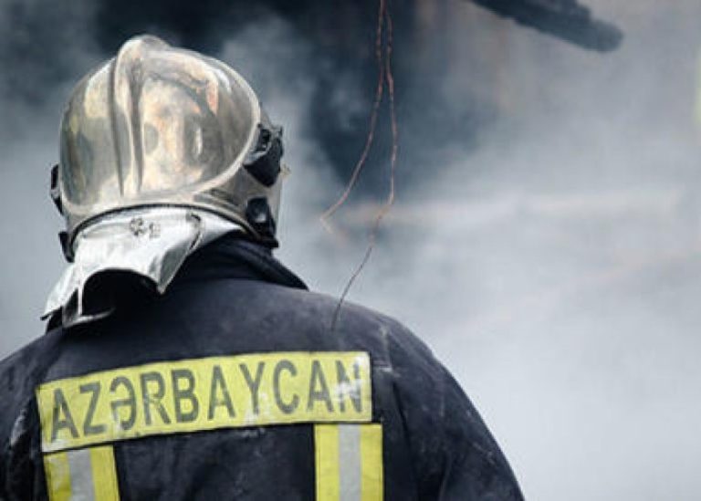 Ceyranbatanda bir yaşayış kompleksində yanğın olub, sakinləri təxliyə edilib – YENİLƏNİB